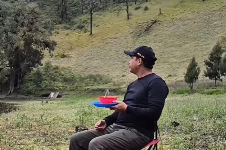 Potret Menteri Kehutanan RI Raja Juli Antoni saat Mengunjungi TNBTS pada Desember 2024 lalu. (instagram.com/rajaantoni)