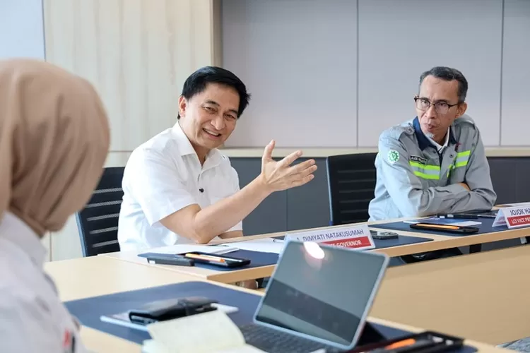 Wagub Banten Dimyati melakukan kunjungan ke PT Lotte Chemical Indonesia Jl. Raya Merak Km 116, Kecamatan Grogol, Kota Cilegon, Rabu (19/3/2025).