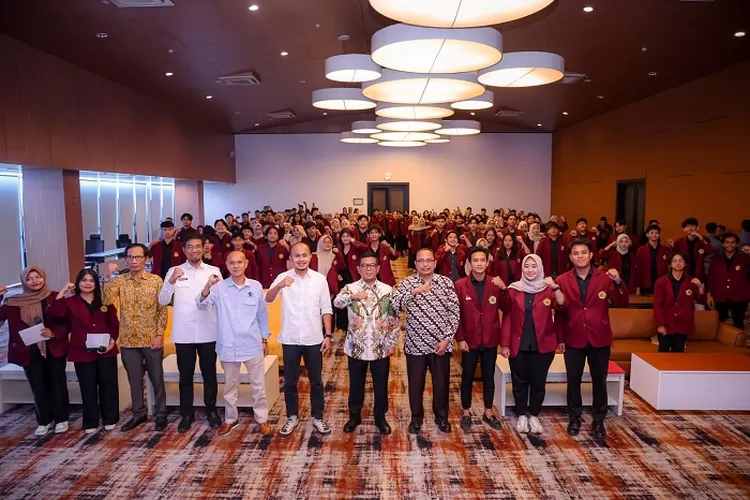  Rapat Kerja BEM KBM Untirta Kabinet Asa Berdaya 2025 di Aula Dinas Pekerjaan dan Penataan Ruang (DPUPR) Provinsi Banten, KP3B Curug, Kota Serang, Minggu (23/3/2025).