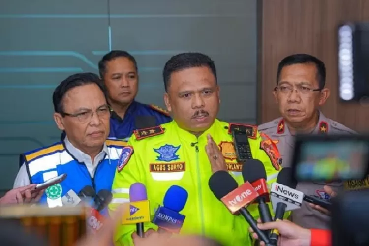 Potret Kakorlantas Polri Irjen Agus Suryonugroho yang menjelaskan tentang penerapan one way nasional. (Korlantas.polri.go.id)