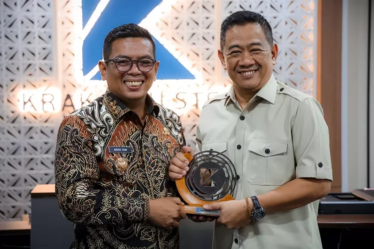 Andra Soni berkunjung ke PT Krakatau Steel (KS) di Kota Cilegon Kamis sore (10/3/2025)