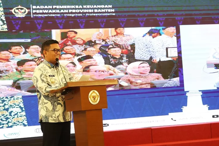 Gubernur Banten  Andra Soni saat menghadiri serah terima jabatan Kepala BPK Ri perwakilan Banten, Jumat (11/4/2025)