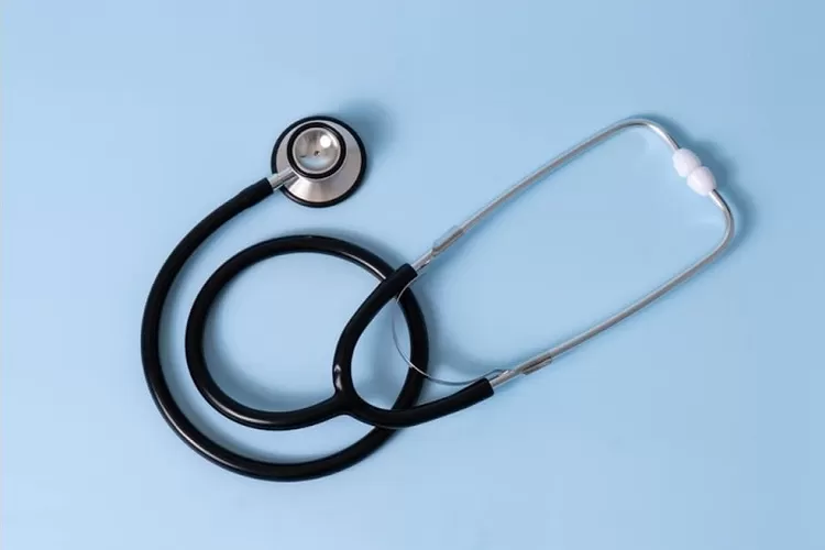 Foto ilustrasi stetoskop - Ketum IDI sebut dokter bekerja di bawah sumpah etika dokter. (Unsplash/Etactics Inc)