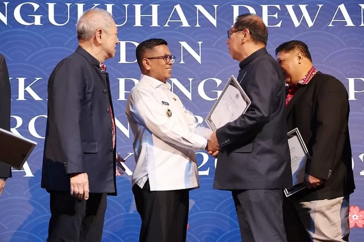 Andra Soni, saat menghadiri Pengukuhan dan Pelantikan PSMTI Provinsi Banten masa bakti 2024&ndash;2028 di JHL Solitaire Hotel Serpong, Kabupaten Tangerang, Rabu malam (16/4/2025).