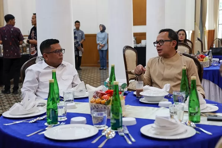 Wamendagri Bima Arya saat  monitoring PSU Pilkada Tahun 2024 Kab. Serang, Sabtu (19/4/2025) .