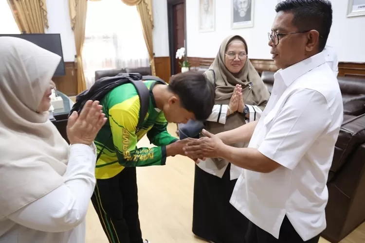 Gubernur Banten mediasi siswa SMAN 1 Cimarga dan Kepala Sekolah, Keduanya saling memaafkan (Foto: Siaran Biro Adpim)