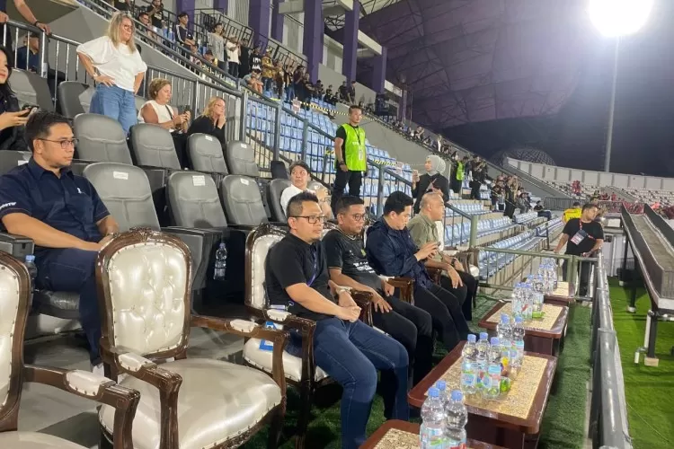 Gubernur Banten Andra Soni Turut Memberi Dukungan Langsung Utuk Klub Kebanggan  Banten.  (TOPMEDIA)