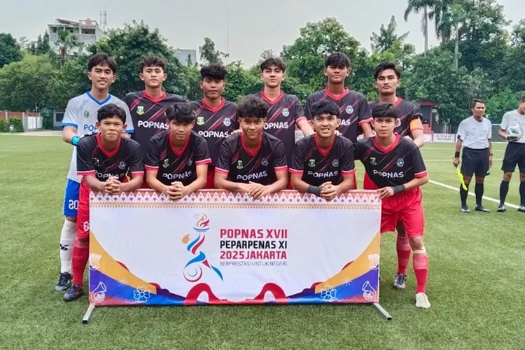 Tim Sepak Bola Popnas Banten saat foto bersama, Kamis 6 November 2025 (Foto: TOPMEDIA)