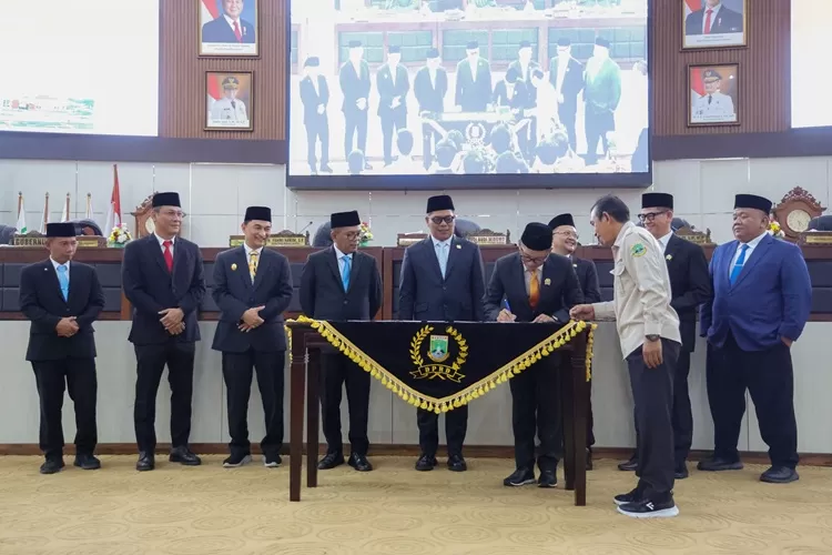 Penandatangan Kebijakan Umum Anggaran dan Prioritas Plafon Anggaran Sementara (KUA-PPAS) Tahun Anggaran 2026 (Foto: TOPMEDIA)