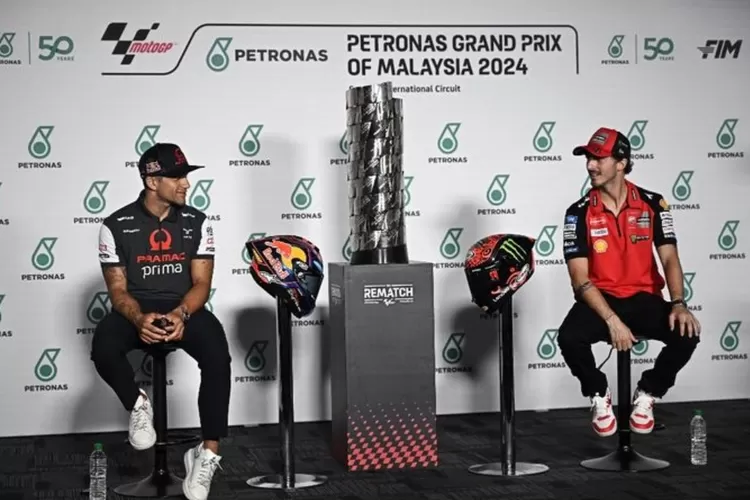 Jorge Martin dan Francesco Bagnaia dalam konferensi pers menjelang MotoGP Malaysia 2024 di Sirkuit Sepang