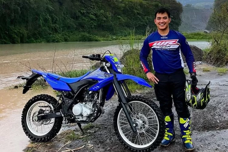 Pebalap Doni Tata menunggangi Yamaha WR 155  (dok Yamaha.)