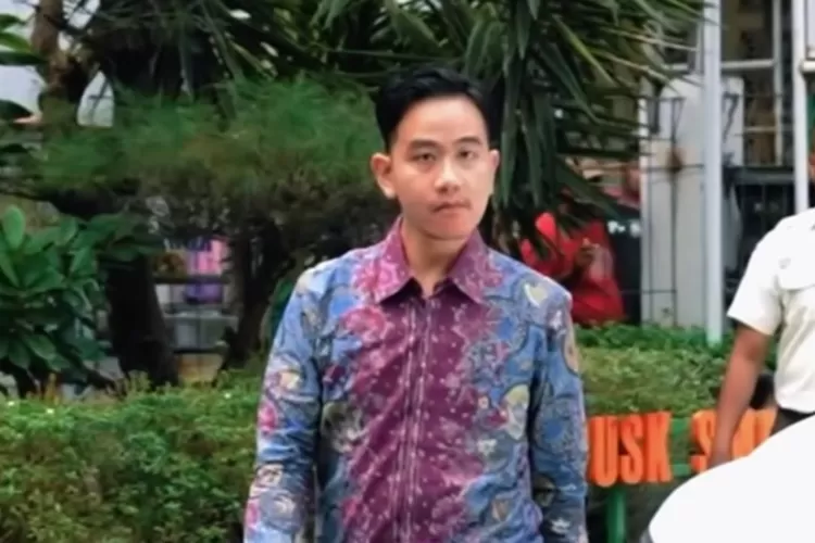 Wapres Gibran saat meninjau pelaksanaan Cek Kesehatan Gratis (CKG) di Jakarta Timur pada 22 Februari 2025. (Instagram/gibran_rakabuming)