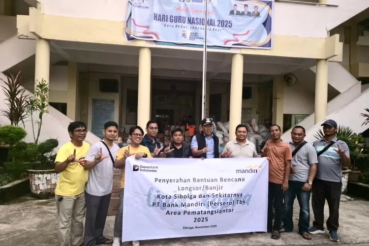 Relawan Mandirian menyalurkan 67.000 paket bantuan bagi warga terdampak banjir dan longsor di Aceh, Sumut, dan Sumbar.