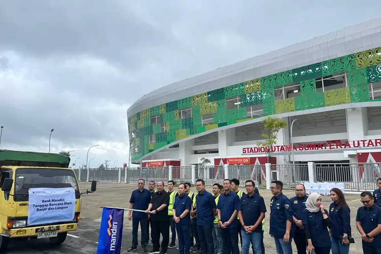 Dirut Bank Mandiri turun langsung pastikan distribusi 9.000 paket bantuan tahap ke-10 untuk wilayah terdampak di Aceh dan Sumatera.