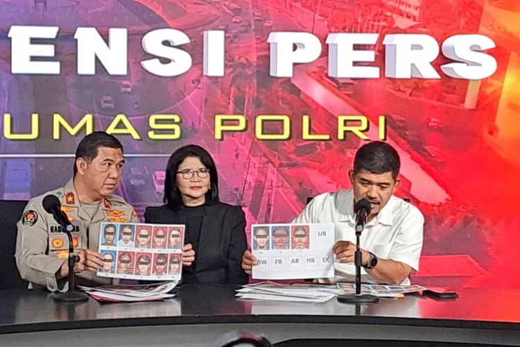 Juru Bicara Densus 88 Antiteror Polri Kombes Pol Aswin Siregar beri keterangan (Pmjnews)