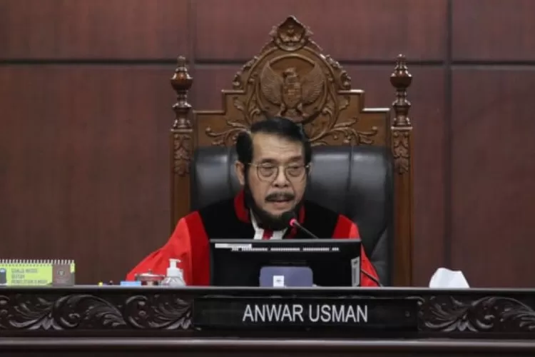 Terbukti Langgar Etik, Paman Gibran Anwar Usman Dipecat dari Ketua MK (Viva)