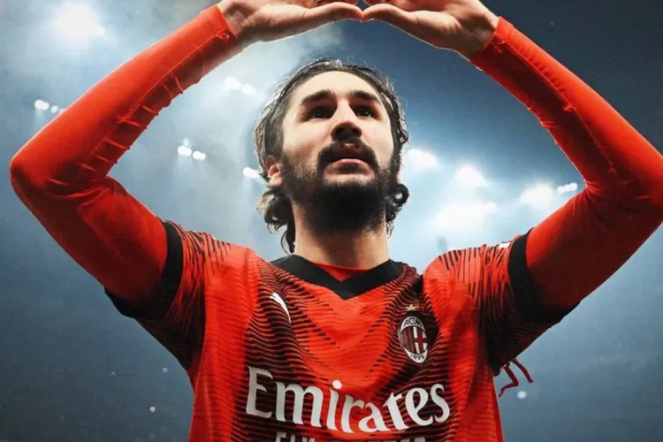 Selebrasi pemain AC Milan usai mencetak gol ke gawang  AS Roma  (Sumber: X@acmilan)