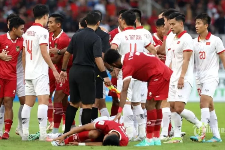 bersitegang antara pemain indonesia dan vietnam  (Sumber: X@Berita_TU)