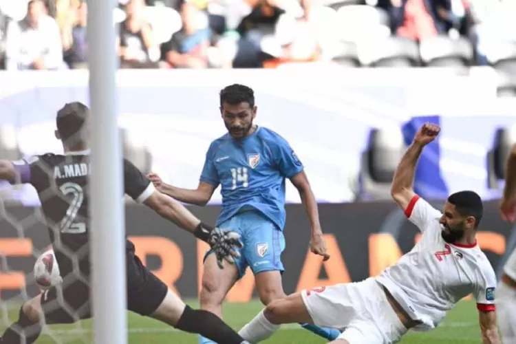 Laga pemain suriah VS India (X @gilabolacom)