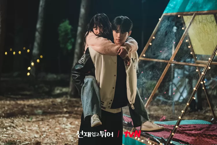 Episode terbaru drama Lovely Runner : Byeon Woo Seok dan Kim Hye Yoon Jadi Mahasiswa (tvN)