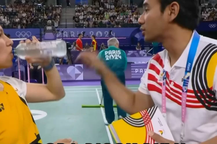 Pelatih bulutangkis Belgia memberikan arahan pakai bahasa Indonesia