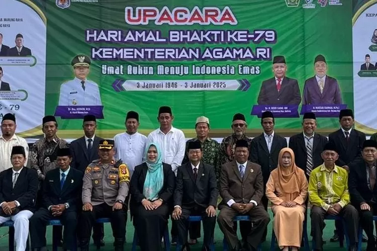 Waket I DPRD Mura Dina Mualidah di sela kegiatan apel HAB di halaman kantor Pemkab setempat, Jumat (3/1/2025) (kalteng lima)