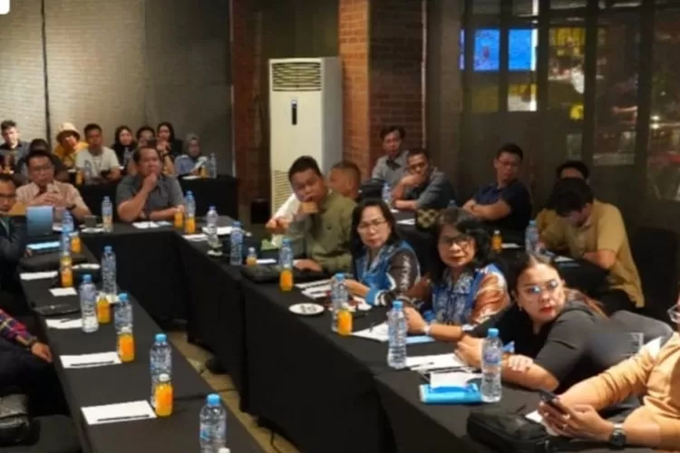 Pj Bupti Hermon Pimpin Evaluasi Kinerja (kalteng lima)