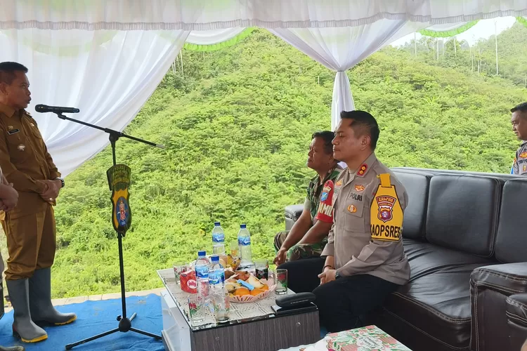 Pj  Buoati Mura Hermon dalam kegiatan penanaman jagung serentak 1 juta hektar (kalteng lima)