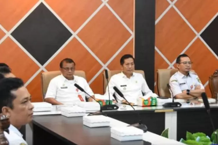 Komisi Pemberantasan Korupsi (KPK) RI melaksanakan peluncuran hasil Survei Penilaian Integritas (SPI) 2024 via zoom meeting yang diikuti oleh Pj Bupati Barito Utara (Barut), Kalteng, Muhlis, di Ruang Rapat C Setda setempat, Rabu, 22 Januari 2025