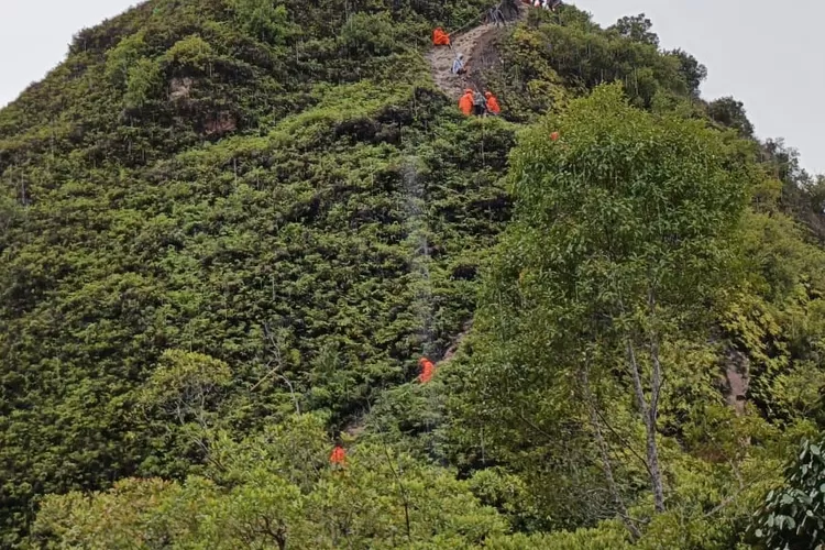 Lokasi Bukit Usung  di kawasan Desa Danau Usung, Kecamatan Murung (kalteng lima)