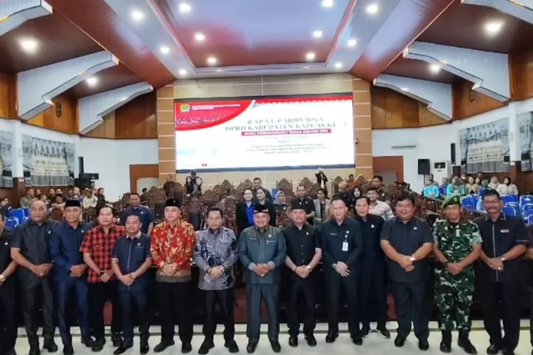 Rapat paripurna pengumuman penetapan bupati dan wakil bupati terpilih