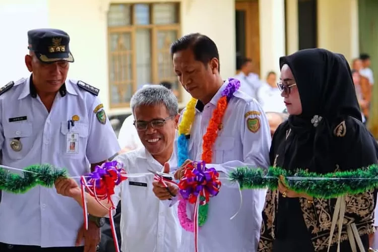 Pj Bupati Barito Utara (Barut), Muhlis beserta jajaran, hadir dan membuka secara resmi Musrenbang Kecamatan Teweh Selatan, sekaligus meresmikan Gedung Serba Guna dan Rumah Singgah setempat, Rabu, 19 Februari 2025. Foto: Diskominfosandi Barut