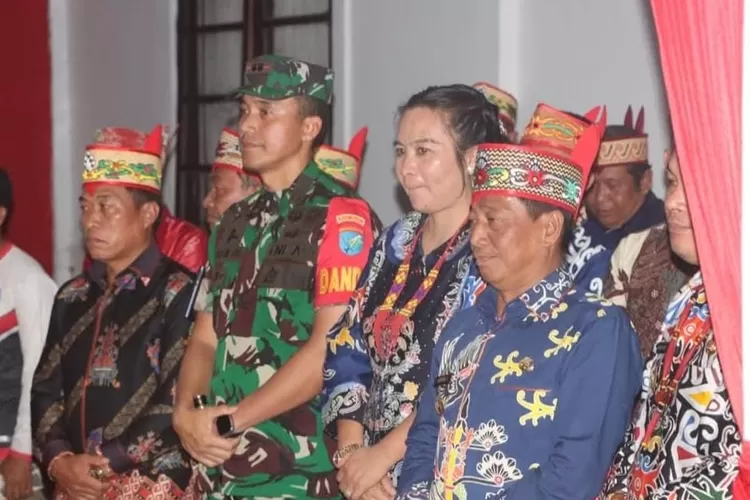 Ketua DPRD Mura Rumiadi bersama Bupati Heriyus sambut Kapolres Mura yang baru  (kalteng Lima)