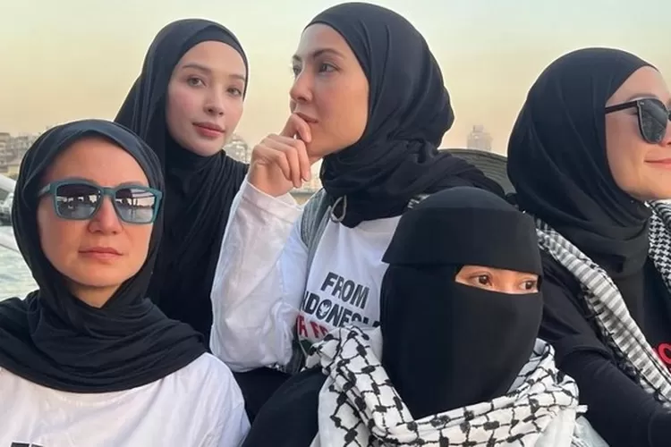 Rombongan Artis Zaskia Adya Mecca ceritakan tindakan represif saat mengikuti aksi protes Global March to Gaza. (dok. Instagram Indadari )