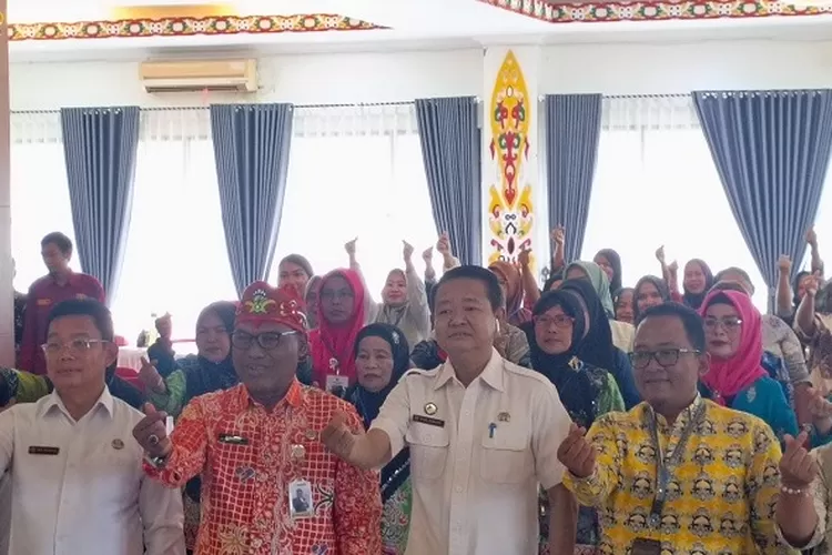 DP3DaldukKB menggelar kegiatan Bimbingan Teknis (Bimtek) bagi para Kader Bina Keluarga Remaja (BKR) dan kader Bina Keluarga Lansia (BKL), Rabu (20/8/2025). (kalteng lima)