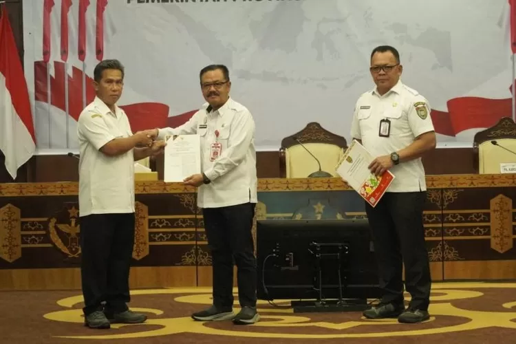 Pemprov Kalteng-Pemkab Matangkan Program Huma Betang Sejahtera  -----> Read more at: https://balanganews.com/eksekutif/pemprov-kalteng/berita-181189/pemprov-kalteng-pemkab-matangkan-program-huma-betang-sejahtera.html &copy; balanganews.com (Pemrpov Kalteng)