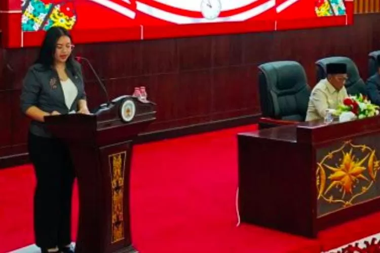 Juru bicara Fraksi PDIP, Kabik Amaz Jasikha (Kalteng Lima)