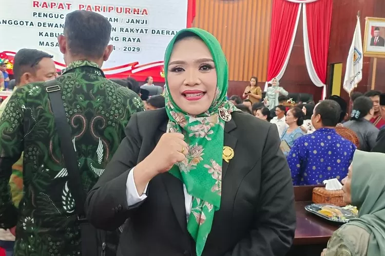 Waket I DPRD Mura Dina  Maulidah (kalteng Lima)