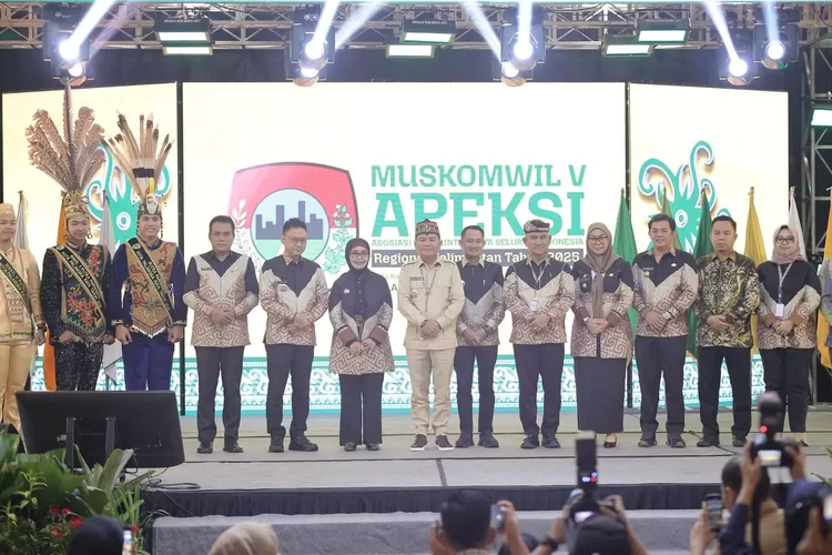 Pembukaan Musyawarah Komisariat Wilayah (Komwil) V Asosiasi Pemerintah Kota Seluruh Indonesia (Apeksi) Regional Kalimantan Tahun 2025 (MMC Kalteng)