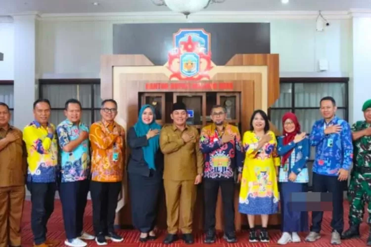 melaksanakan penandatanganan Nota Kesepahaman (MoU) dengan Politeknik Kesehatan Kementerian Kesehatan (Poltekkes Kemenkes) Palangka Raya, bertempat di Aula A Kantor Bupati Murung Raya, Selasa (14/10/2025) (foto : Kalteng Lima)