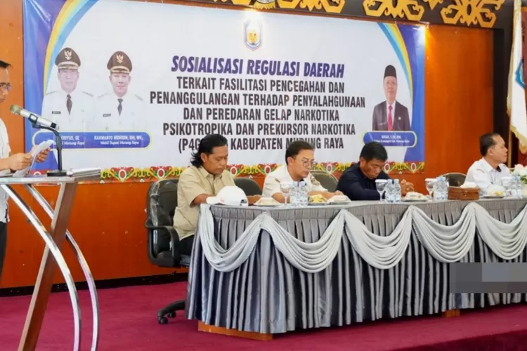 Pemkab Mura dalam Sosialisasi Regulasi Daerah terkait Fasilitasi Pencegahan dan Penanggulangan Penyalahgunaan serta Peredaran Gelap Narkotika, Psikotropika dan Prekursor Narkotika (P4GN-PN). Kegiatan berlangsung di Aula Cahai Ondui Tingang, Gedung B Kantor Bupati, Rabu (5/11/2025). (foto : Kaltenhg Lima)