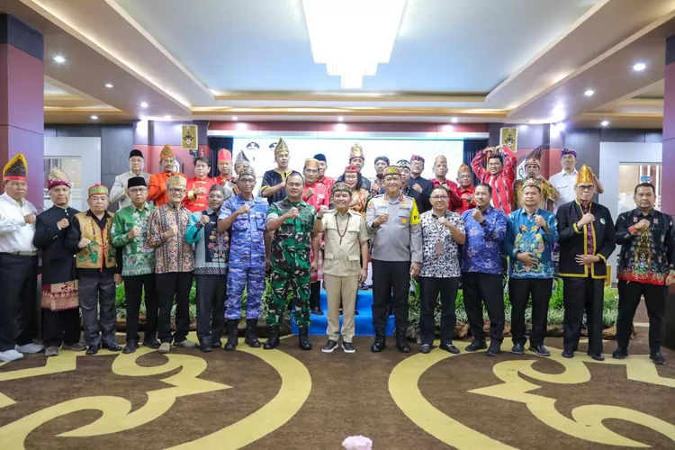 Gubernur Kalteng Agustiar Sabran Kukuhkan Pengurus FPK Tahun 2025&ndash;2027 (MMC Kalteng)