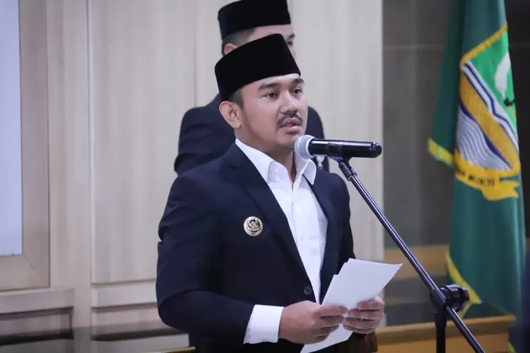 Bupati Bekasi, Ade Kuswara terjerat OTT KPK (Dok Pemkab Bekasi)