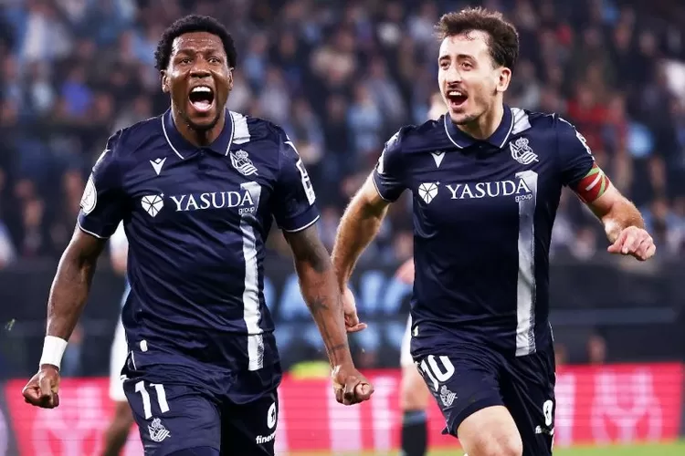 Sheraldo Becker -kiri- merayakan golnya dalam bentrok Celta Vigo Vs Real Sociedad di perempat final Copa del Rey 2023-2024.
