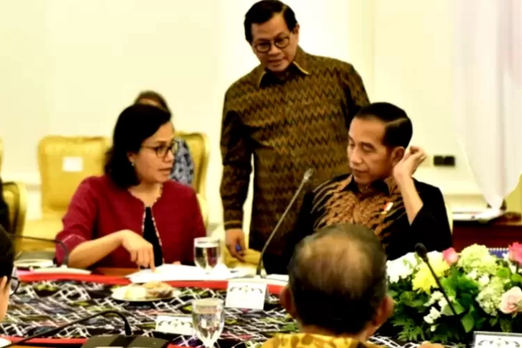 SETELAH DIHITUNG SERIUS OLEH JOKOWI, BESARAN GAJI PNS BULAN SEPTEMBER ...