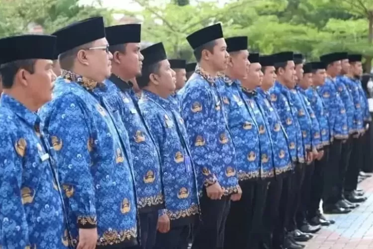 PNS Wajib Sujud Syukur! Gaji Naik 8 Persen, Segini Nominal Upah ...