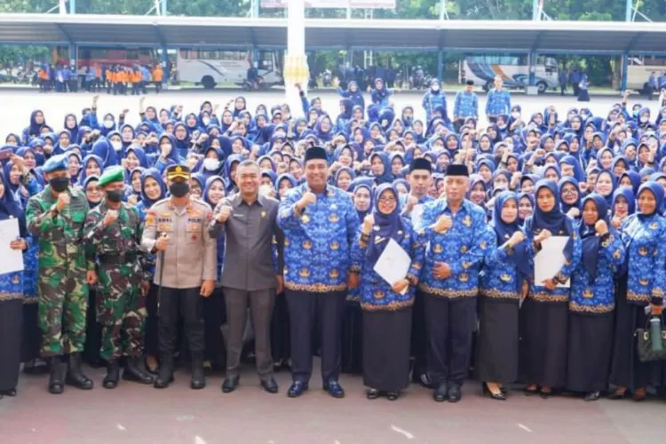 PNS PPPK TNI POLRI DAN PENSIUNAN SEMUA SENANG BESARAN GAJI NAIK TAJAM DI CEK SEGINI