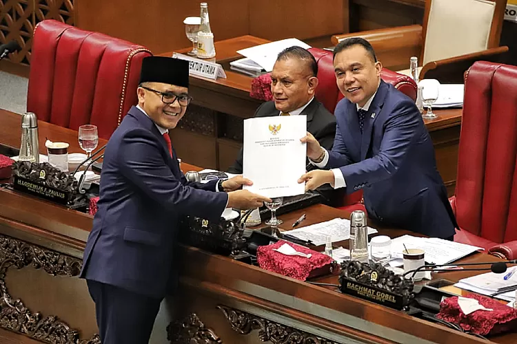 UNDANG-UNDANG ASN 2023 TELAH DISAHKAN, AKHIRNYA PNS DAN PPPK PUNYA HAK ...