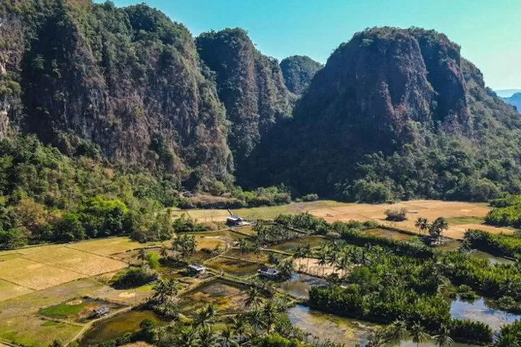 Menyusuri Pesona Rammang Rammang Karst Terbesar Kedua Di Dunia ...