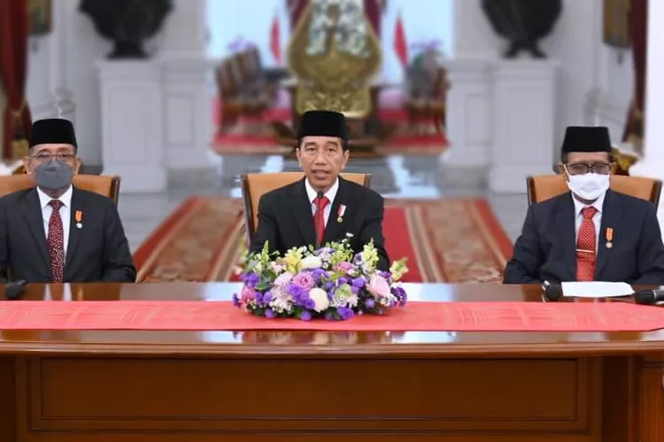 ALHAMDULILLAH! PRESIDEN JOKO WIDODO SUDAH KETOK PALU GAJI PNS NAIK 8 ...